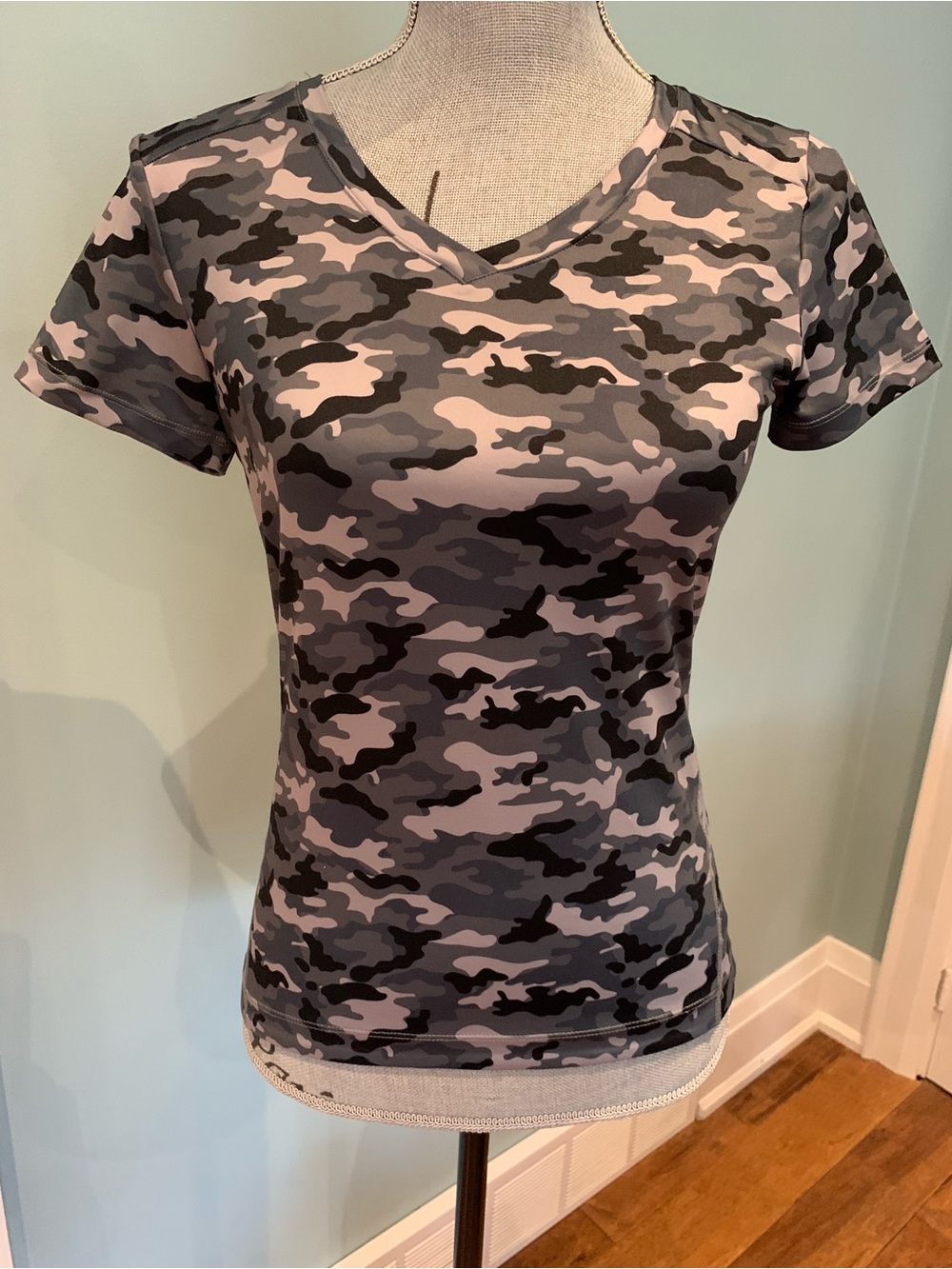 Women's V-Neck Camo Tee - Grey/Green/Cream